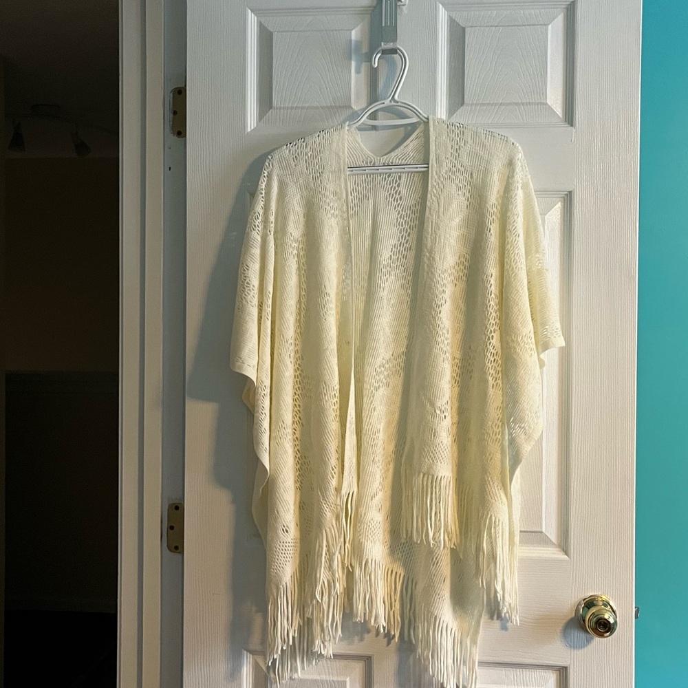 Off White Lightweight Shawl/Wrap